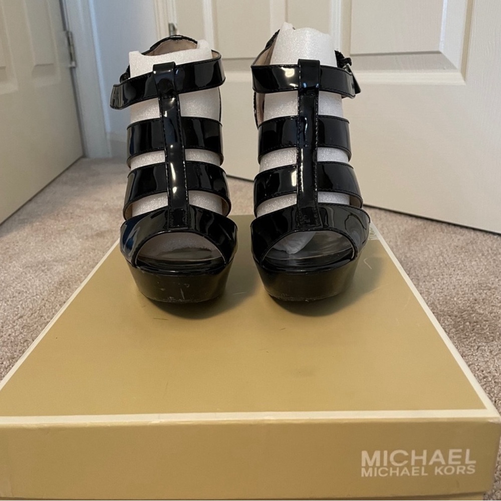 Michael Kors black patent leather platform heels size 71/2 M